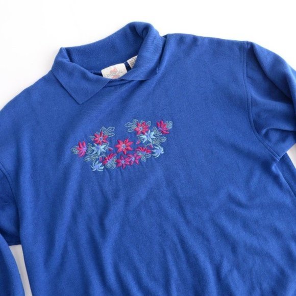 Vintage Essentials Needs  Blue Floral Design Grandmacore Long Sleeve Sweater - Picture 8 of 10